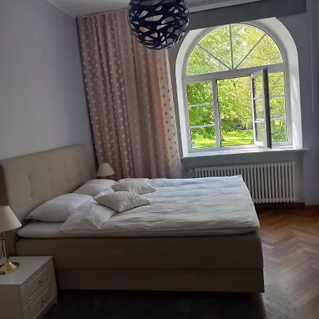 Apartment 3-toaline Ajaloolises Majas Tallinn