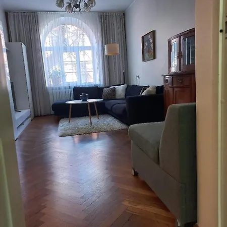 Large 3-room In A Historic House *