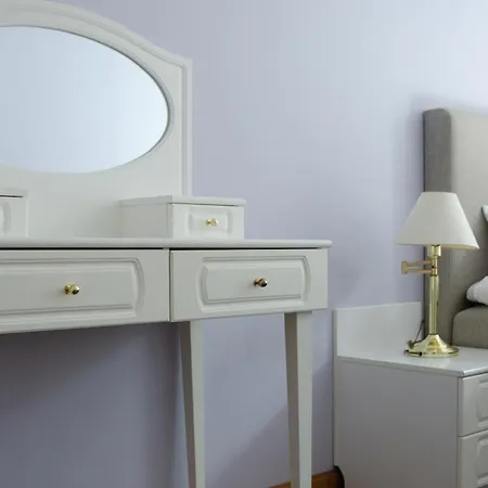 Large 3-room In A Historic House Daire Tallinn