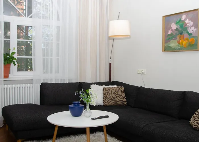 Large 3-room In A Historic House Апартаменты *