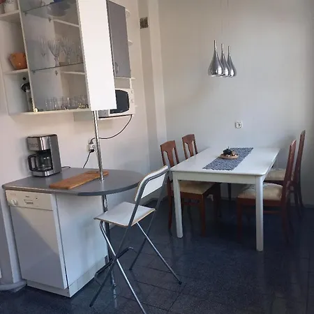 Large 3-room In A Historic House Daire *