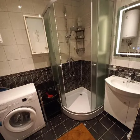 Large 3-room In A Historic House Daire Tallinn