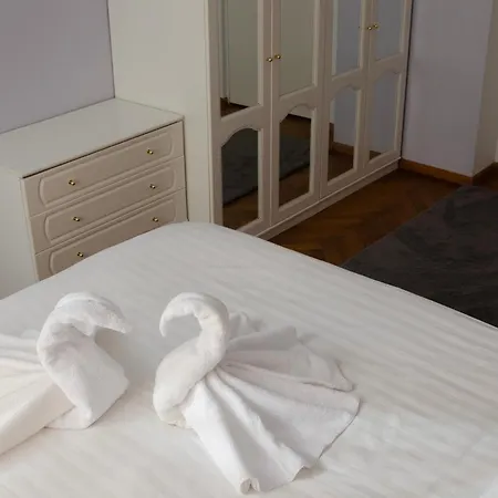 Large 3-room In A Historic House Daire Tallinn